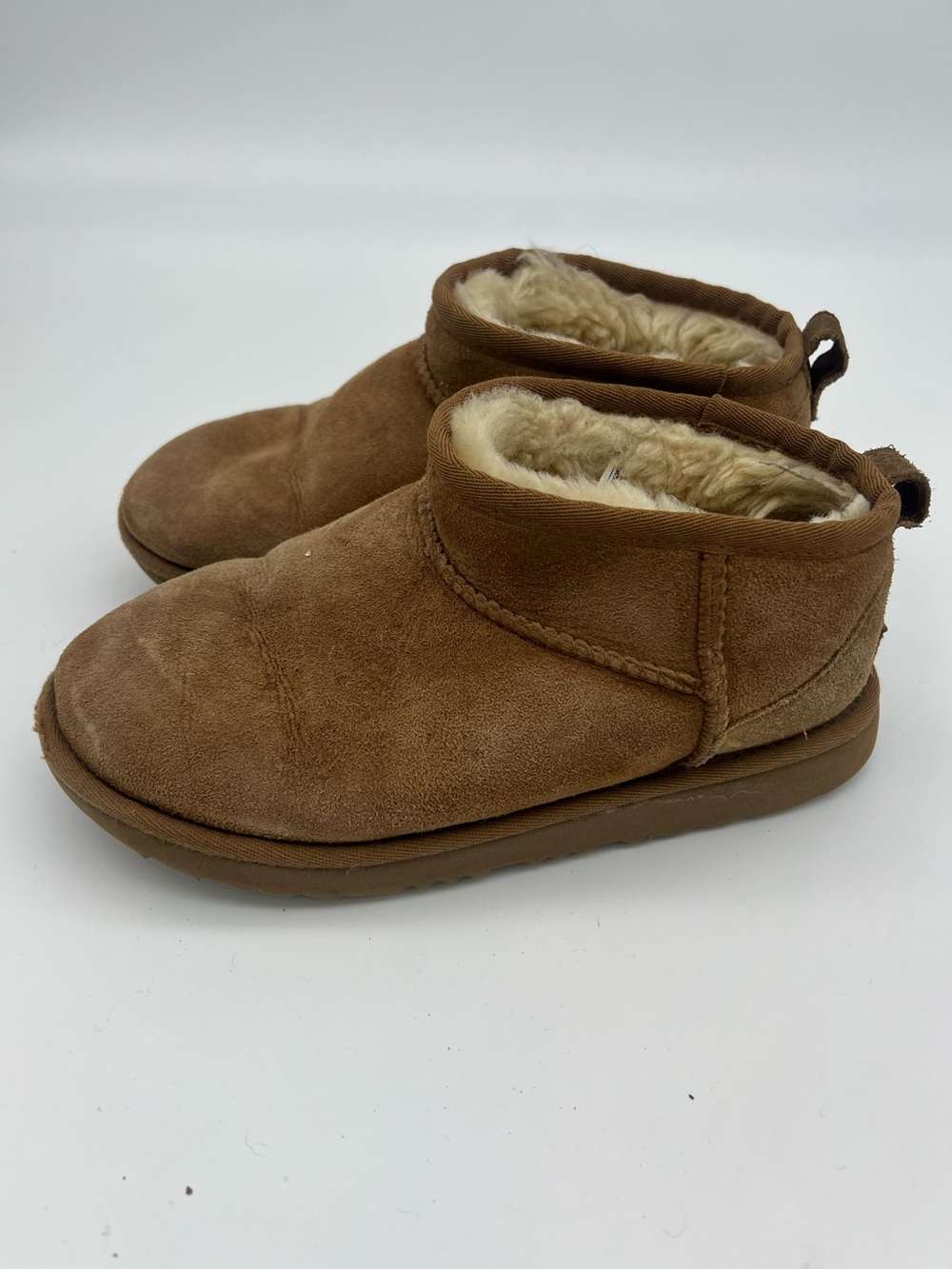 UGG classic ultra mini boots Kids size 3 Chestnut leather Suede shearling fur